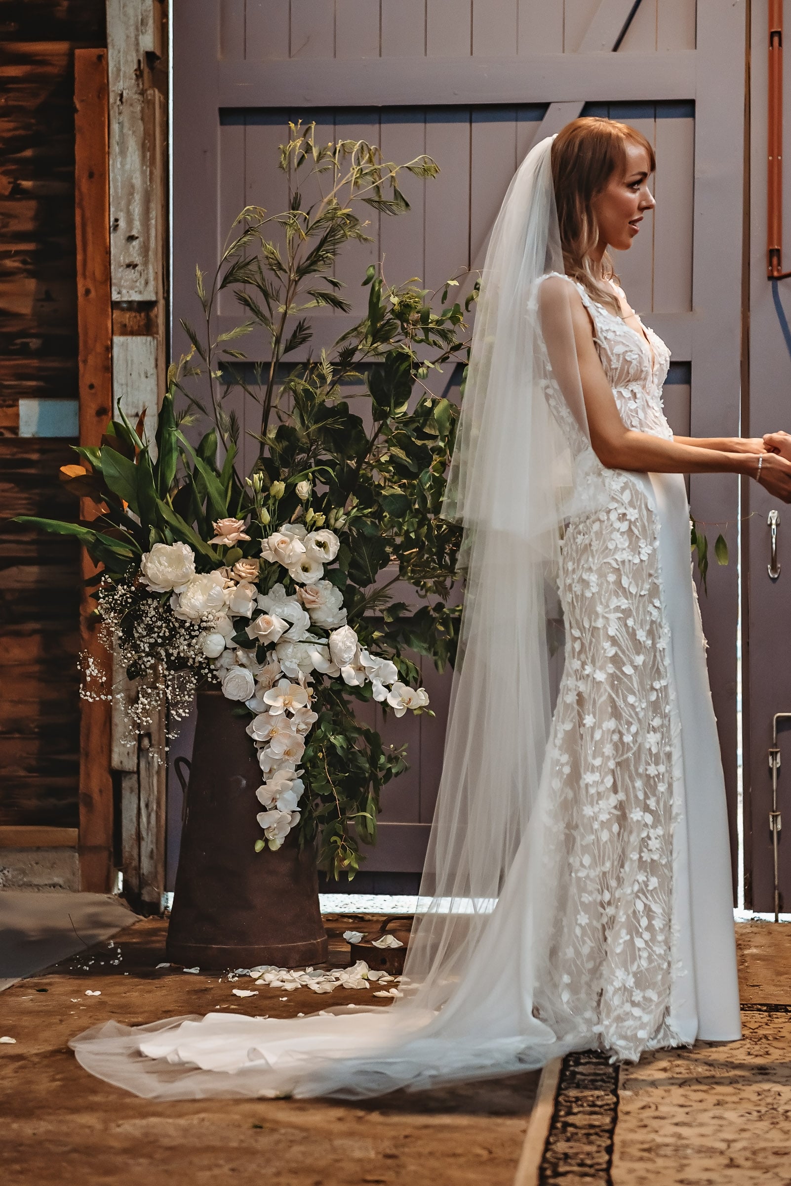 15 The Signing (1)-min Naomi - You&I Bridal